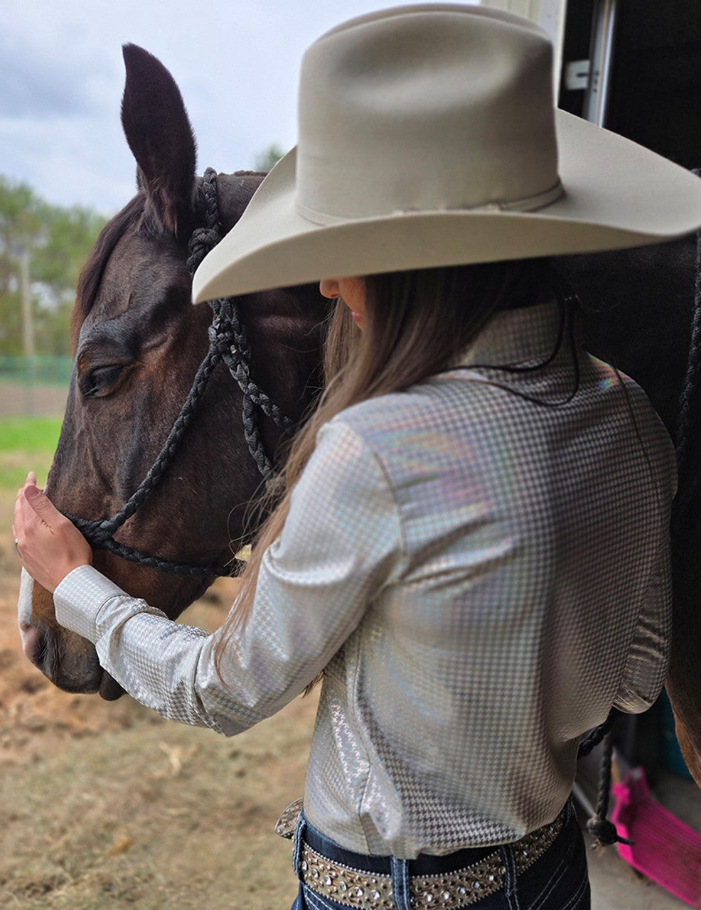 COWGIRL TUFF Pullover Button Up (Cream With Silver Foil Houndstooth Lightweight Stretch Jersey)
