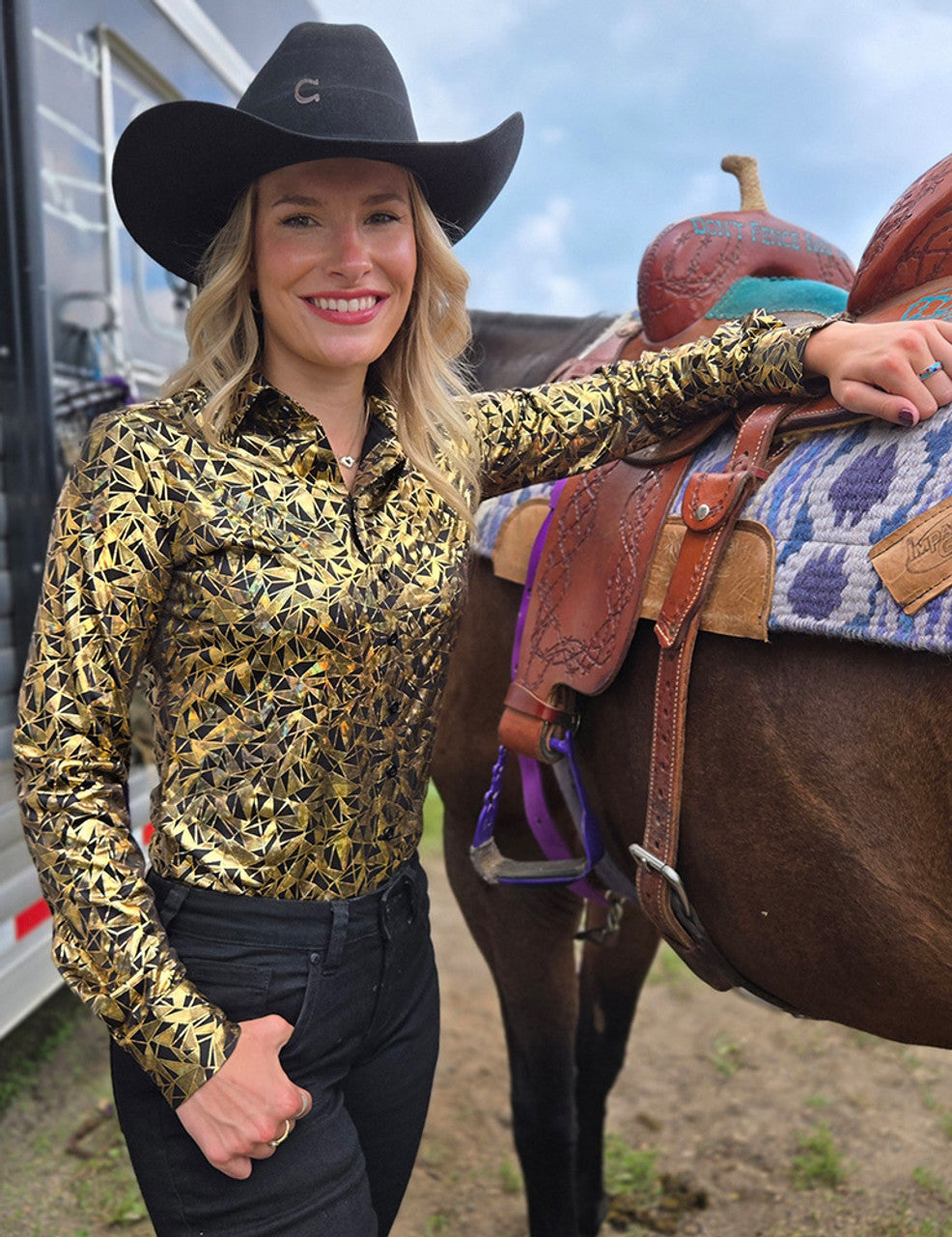 COWGIRL TUFF Gold & Black Iridescent Metallic Stretch Lightweight Pullover Button Up