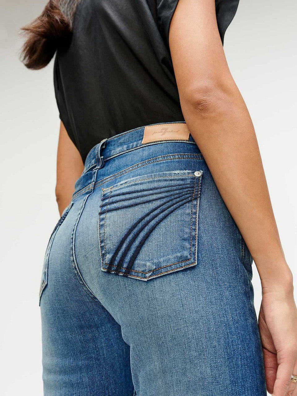 7 FOR ALL MANKIND Distressed Authentic Light Tailorless Dojo